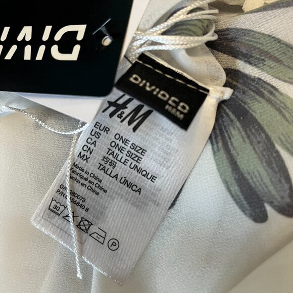 Boho style Floral Shawl Cover up with Fringe - Picture 4 of 8